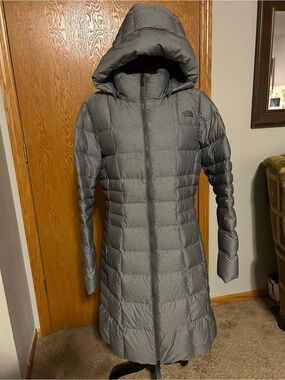 The North Face Women's Long Hooded Puffer Coat — Gray